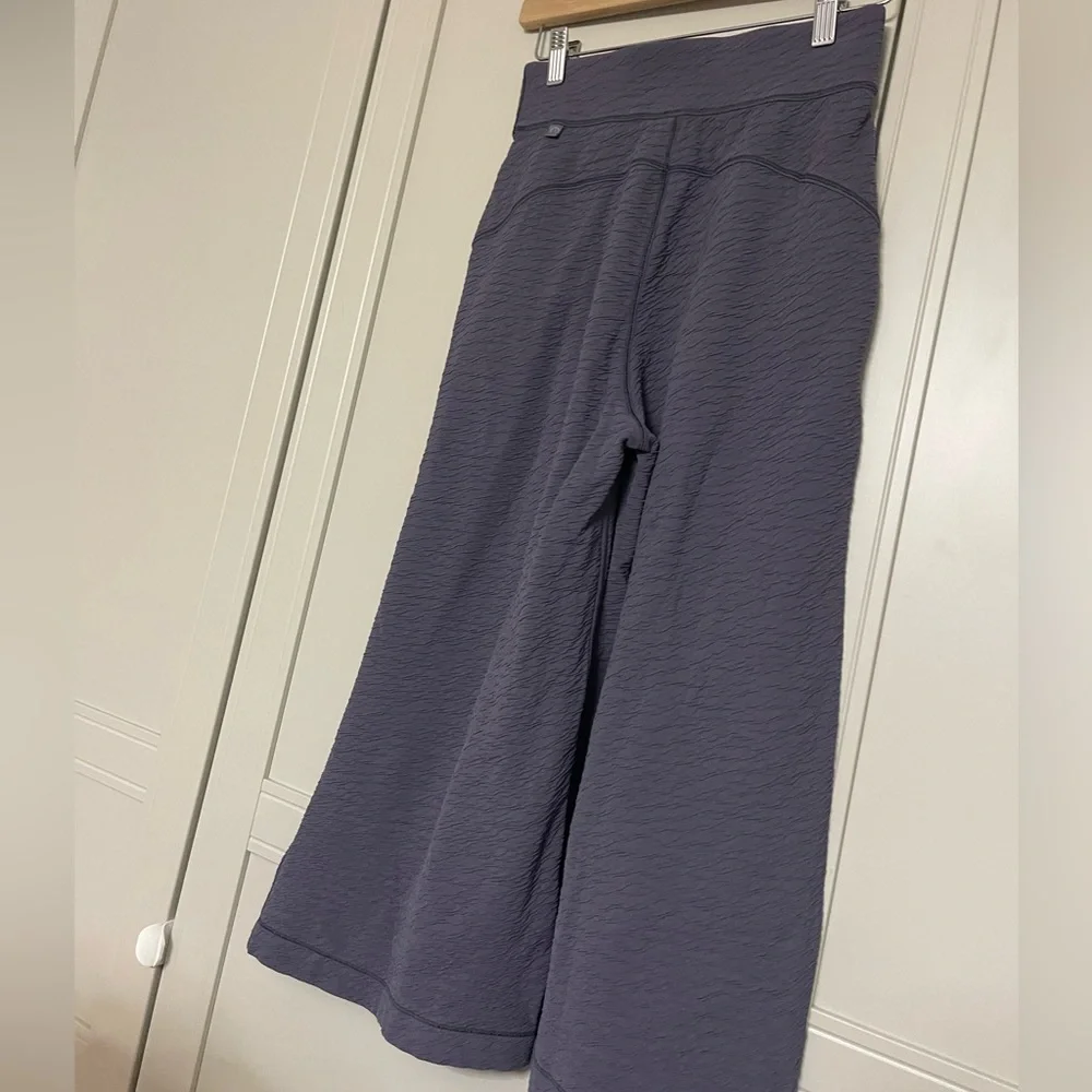 Lululemon Can You Feel The Pleat Crop in Moonwalk - Picture 6 of 15